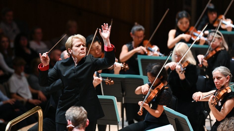 Marin Alsop conducting on stage