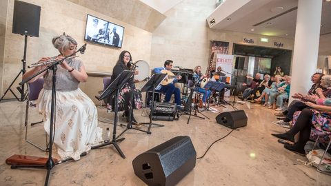 So Many Beauties in concert